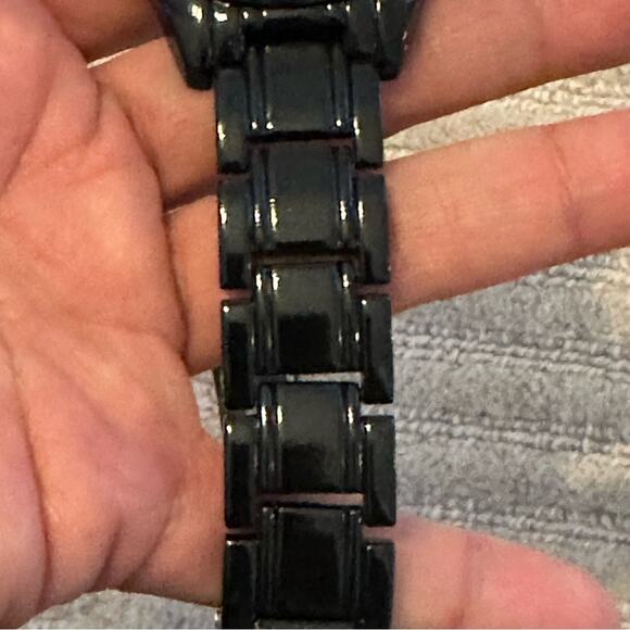 Black Stainless Steel Bling watch Needs Battery NWOT - Picture 6 of 11